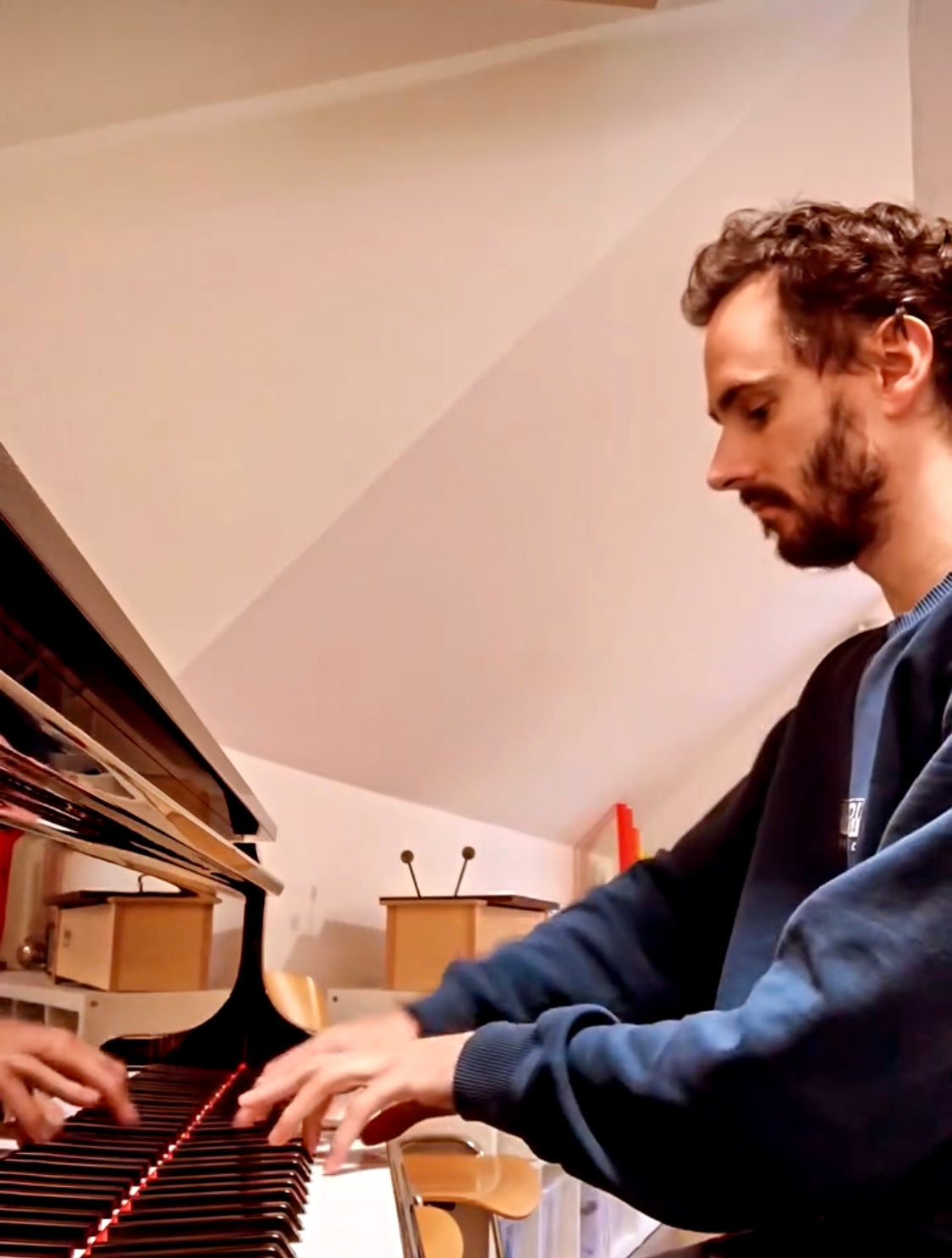 Alessio Manega: Ebony Fantasy for double bass and piano