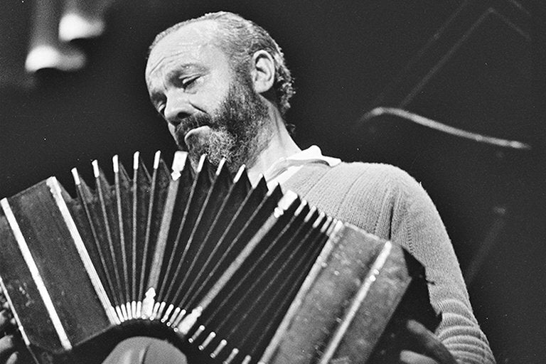 Astor Piazzolla: Concierto para Quinteto for string quintet (2 vln, vla, cello, db) arr. Soteldo)