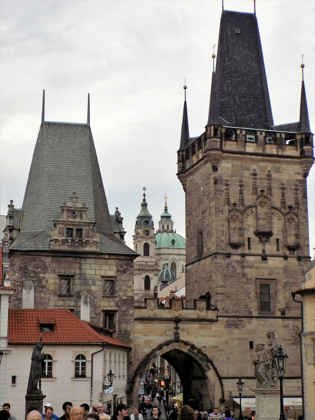 David Heyes: Postcards from Prague for unaccompanied double bass